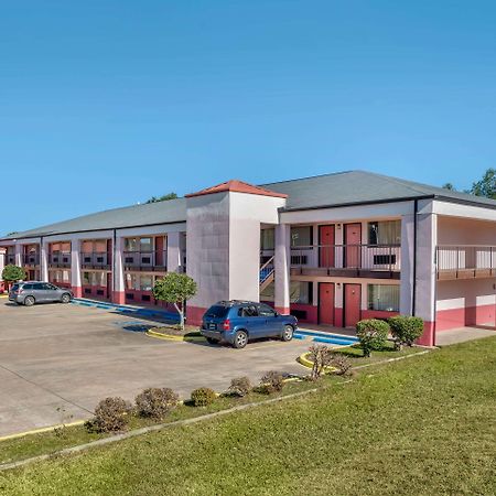Econo Lodge Inn & Suites Forest Bagian luar foto