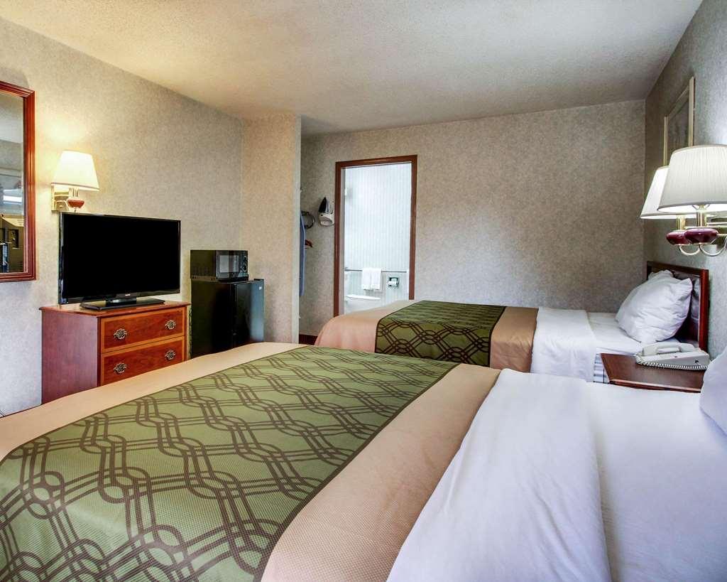 Econo Lodge Inn & Suites Forest Ruang foto